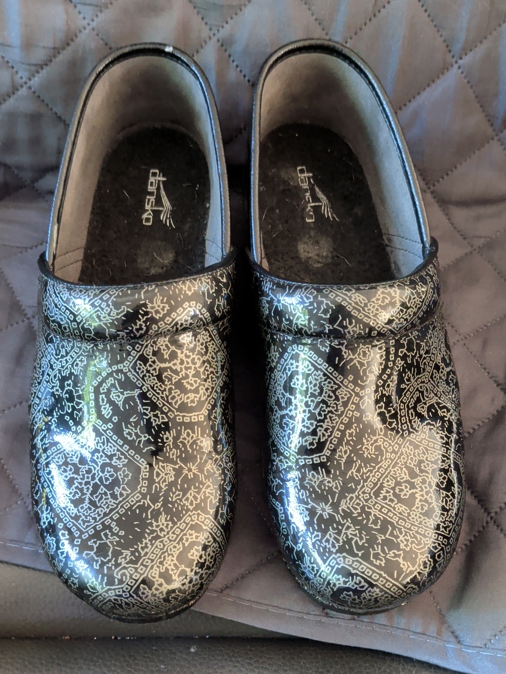 Women's Dansko Black, Gray Patent Clogs Metallic Size 41, 10.5, Mint